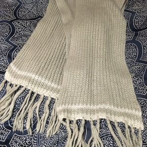 Aerie Scarf